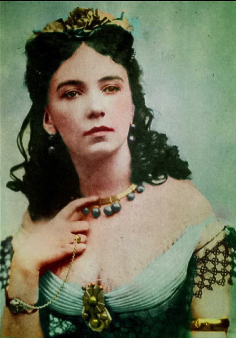 Cora Pearl - a courtesan who was "served" naked on a platter to guests