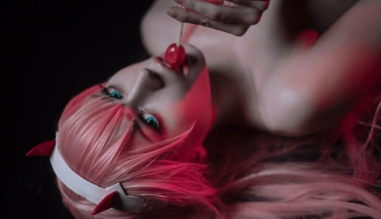 Cosplayer Sasha Holland and her 20 best looks