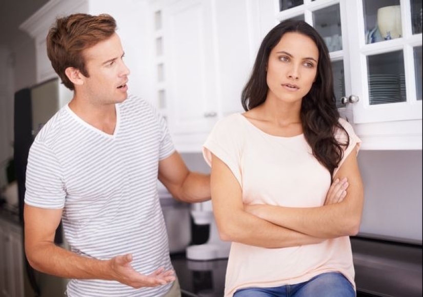 Crocodile tears and excessive sexual attraction: 6 signs that give away a psychopath