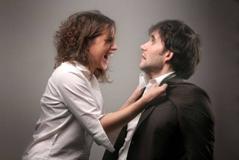 Crocodile tears and excessive sexual attraction: 6 signs that give away a psychopath