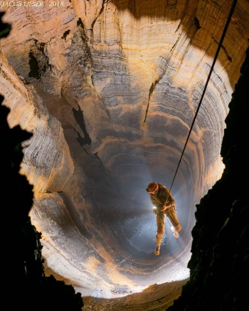 Crow Cave - a mysterious and deadly “underground Everest”