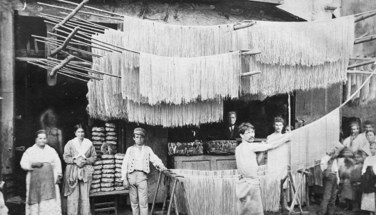 Cuando colgó fideos: fabricación de espaguetis a principios del siglo XX