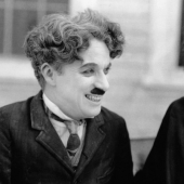 Cuatro esposas adolescentes y 12 hijos: qué más no sabíamos de Charlie Chaplin