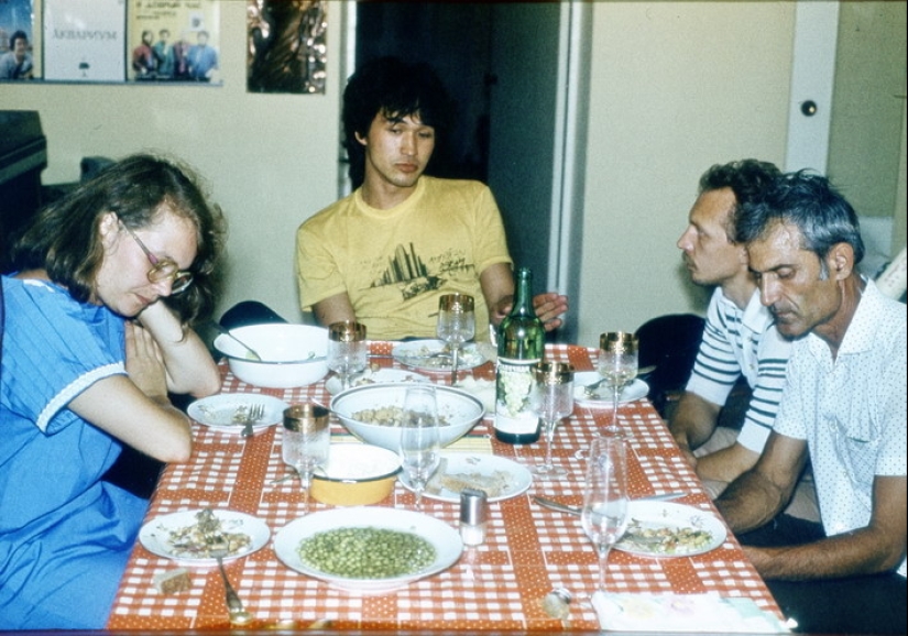 Dad — a glass of port wine: how and what Russian rock stars drank Dad — a glass of port wine: how and what Russian rock stars drank