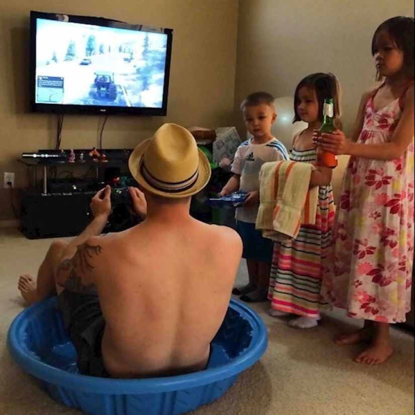Dad is not your mom! 22 funny reasons why you should not leave children with their father