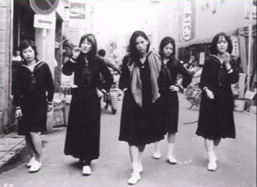 Daring and dangerous: 20 vintage photo Japanese girls SUKEBAN Daring and dangerous: 20 vintage photo Japanese girls SUKEBAN