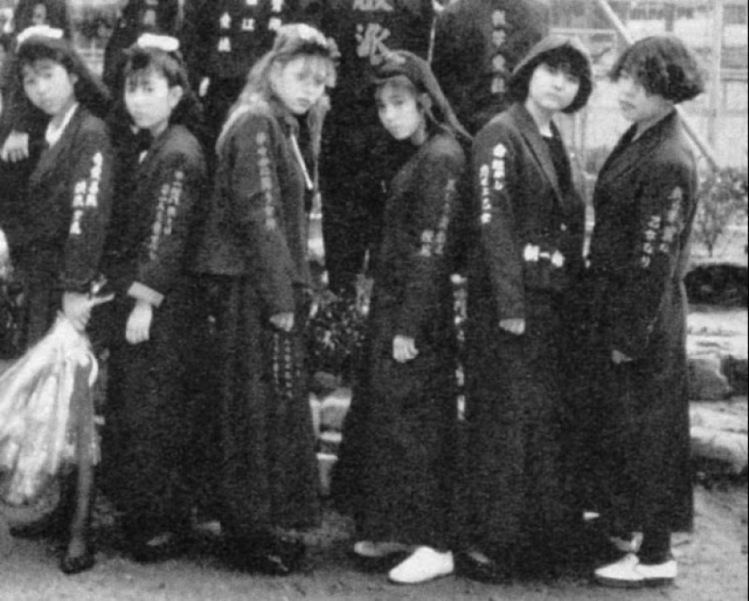 Daring and dangerous: 20 vintage photo Japanese girls SUKEBAN Daring and dangerous: 20 vintage photo Japanese girls SUKEBAN