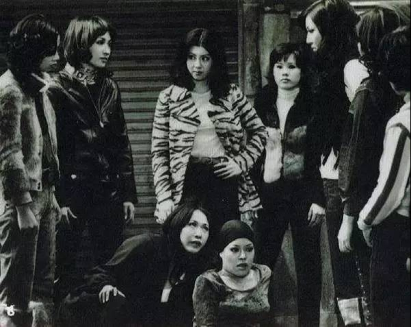 Daring and dangerous: 20 vintage photo Japanese girls SUKEBAN Daring and dangerous: 20 vintage photo Japanese girls SUKEBAN