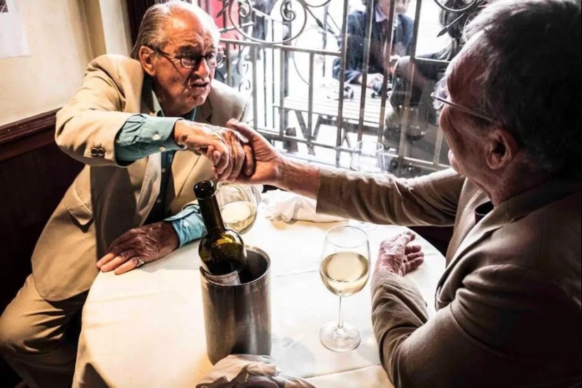 Dark deeds: bold photos of nightlife in the seedy places of London Dark deeds: bold photos of nightlife in the seedy places of London