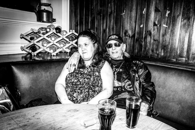 Dark deeds: bold photos of nightlife in the seedy places of London Dark deeds: bold photos of nightlife in the seedy places of London