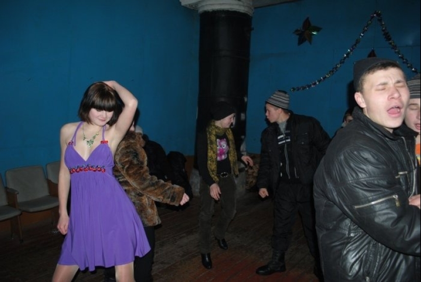 De la aldea a la discoteca en la vuelta de los siglos: elegante, divertido y muy peligroso De la aldea a la discoteca en la vuelta de los siglos: elegante, divertido y muy peligroso