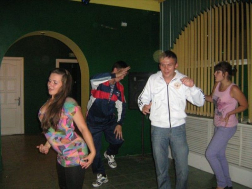 De la aldea a la discoteca en la vuelta de los siglos: elegante, divertido y muy peligroso De la aldea a la discoteca en la vuelta de los siglos: elegante, divertido y muy peligroso