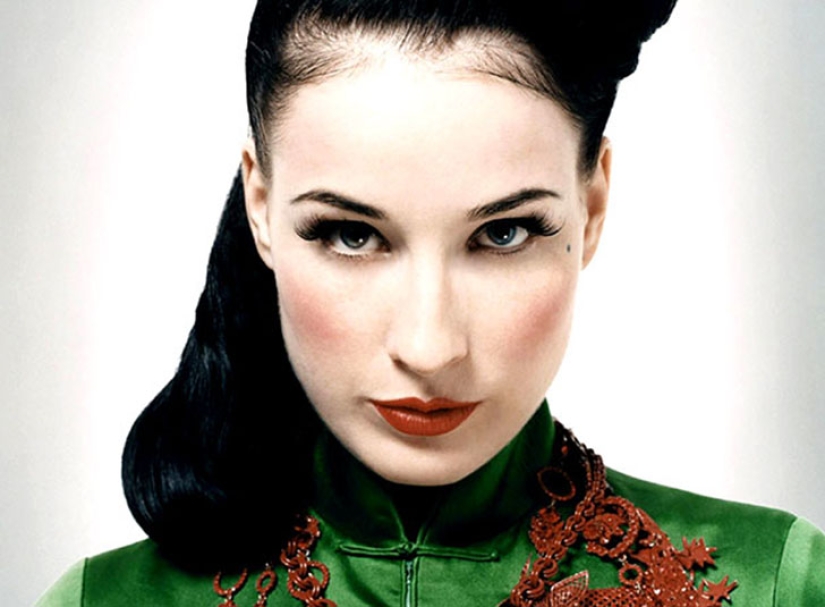 De la vendedora de ropa interior a la Reina del burlesque: la historia de Dita von Teese