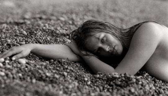 De las calles de París a Vogue: el genio de André Carrara te conquistará