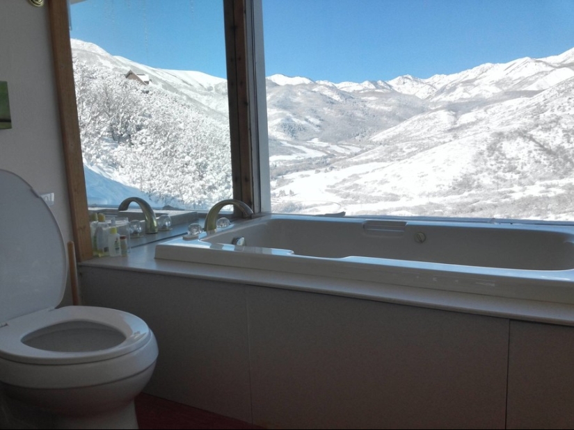 De un vistazo: 20 baños de todo el mundo que sorprenden con magníficas vistas De un vistazo: 20 baños de todo el mundo que sorprenden con magníficas vistas