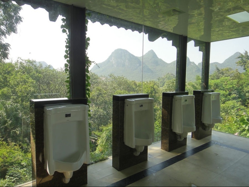 De un vistazo: 20 baños de todo el mundo que sorprenden con magníficas vistas De un vistazo: 20 baños de todo el mundo que sorprenden con magníficas vistas