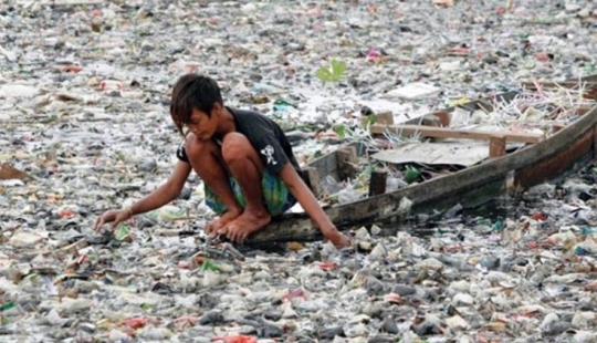 Dead water: what does Chitarum look like - the dirtiest river on the planet