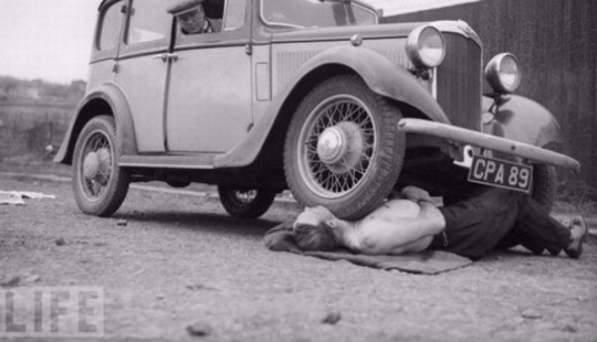 Deadly Number — Crazy stunts in retro photos