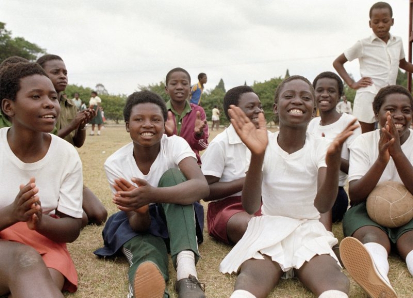 Delicate food: the history of the emergence of sanitary pads and tampons Delicate food: the history of the emergence of sanitary pads and tampons