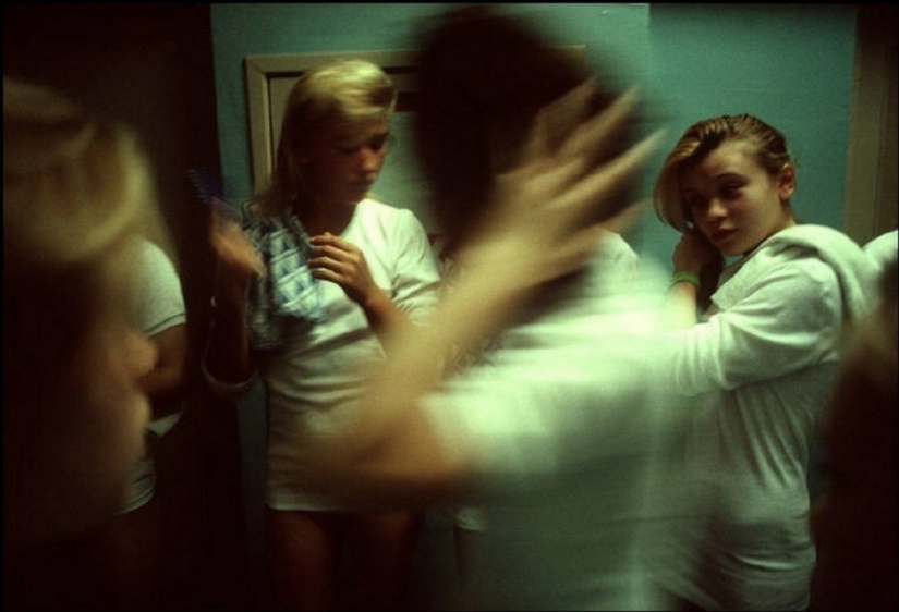 Desperate nineties in the lens of French photographer Liz Sarfati Desperate nineties in the lens of French photographer Liz Sarfati