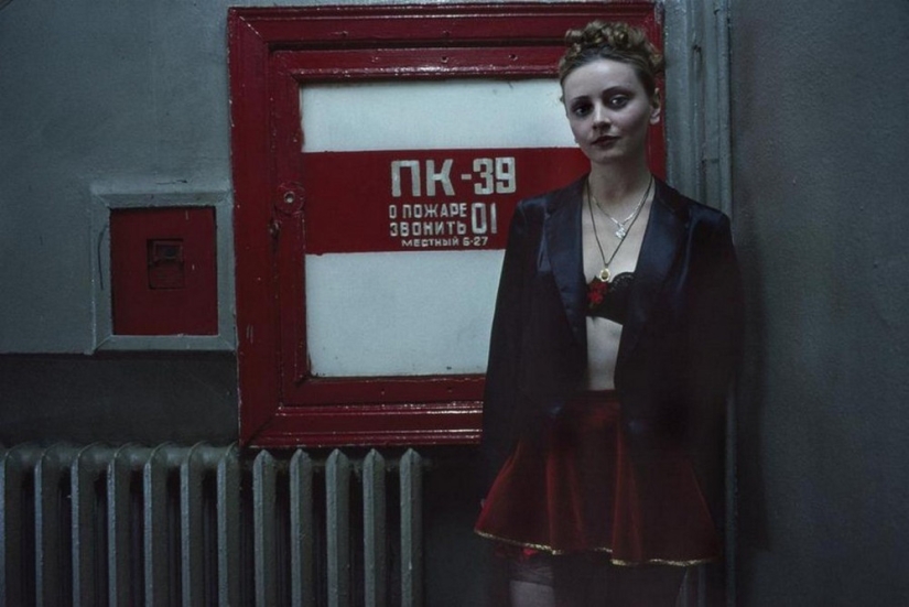 Desperate nineties in the lens of French photographer Liz Sarfati Desperate nineties in the lens of French photographer Liz Sarfati