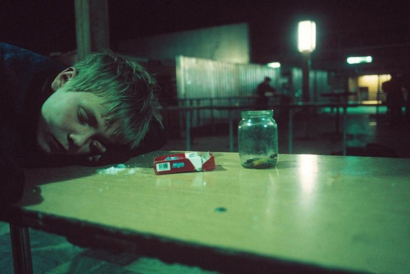 Desperate nineties in the lens of French photographer Liz Sarfati Desperate nineties in the lens of French photographer Liz Sarfati