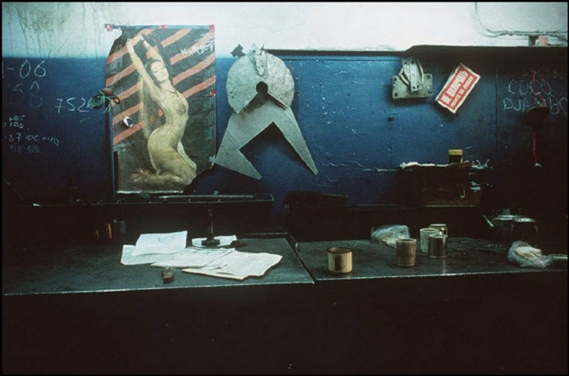 Desperate nineties in the lens of French photographer Liz Sarfati Desperate nineties in the lens of French photographer Liz Sarfati