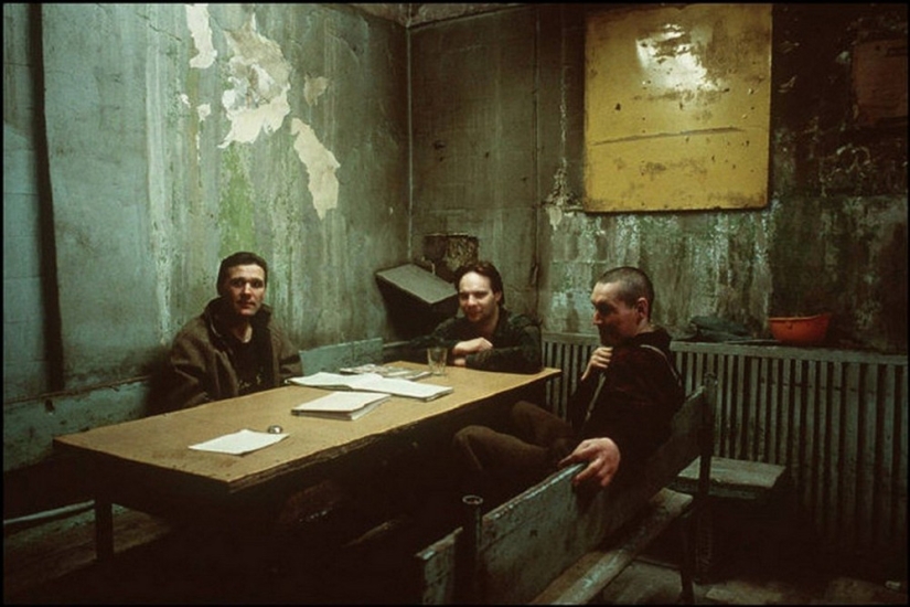 Desperate nineties in the lens of French photographer Liz Sarfati Desperate nineties in the lens of French photographer Liz Sarfati