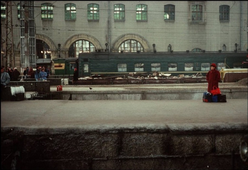 Desperate nineties in the lens of French photographer Liz Sarfati Desperate nineties in the lens of French photographer Liz Sarfati