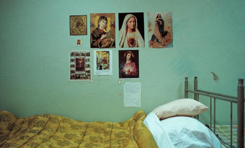 Desperate nineties in the lens of French photographer Liz Sarfati Desperate nineties in the lens of French photographer Liz Sarfati