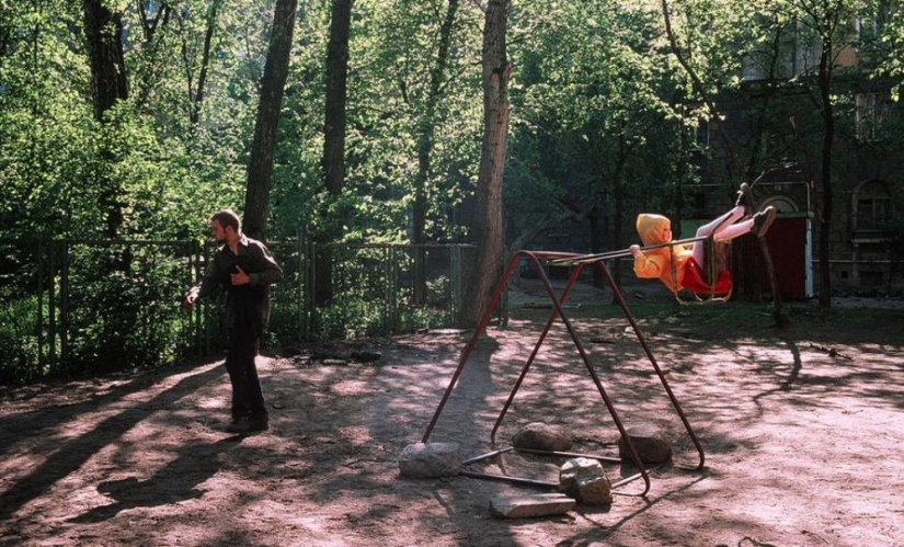 Desperate nineties in the lens of French photographer Liz Sarfati Desperate nineties in the lens of French photographer Liz Sarfati