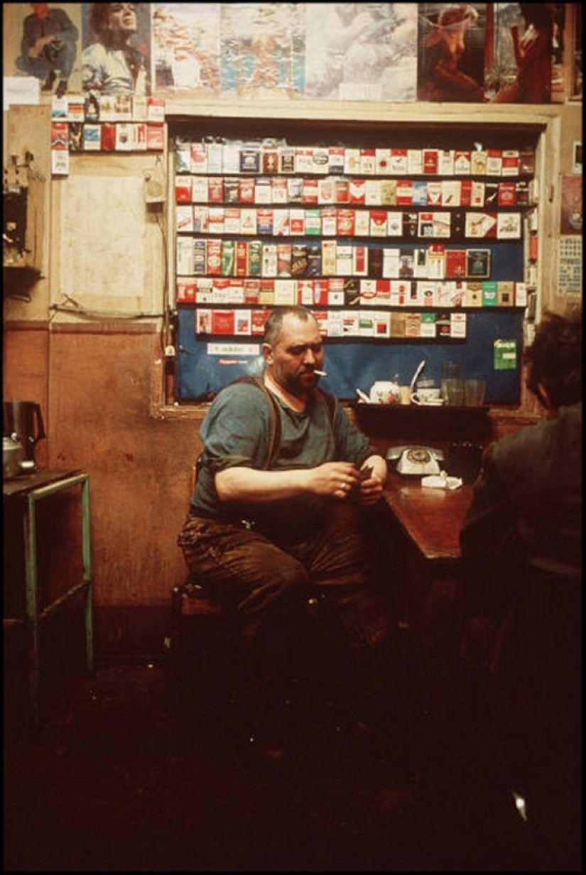 Desperate nineties in the lens of French photographer Liz Sarfati Desperate nineties in the lens of French photographer Liz Sarfati