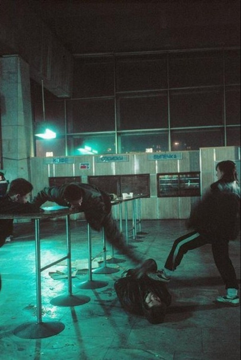 Desperate nineties in the lens of French photographer Liz Sarfati Desperate nineties in the lens of French photographer Liz Sarfati