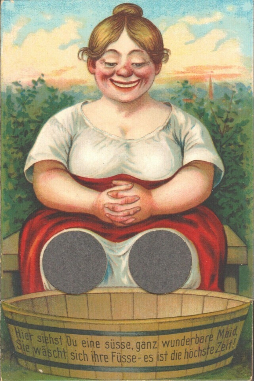 Diversión de hace un siglo: Extrañas postales interactivas con agujeros para los dedos