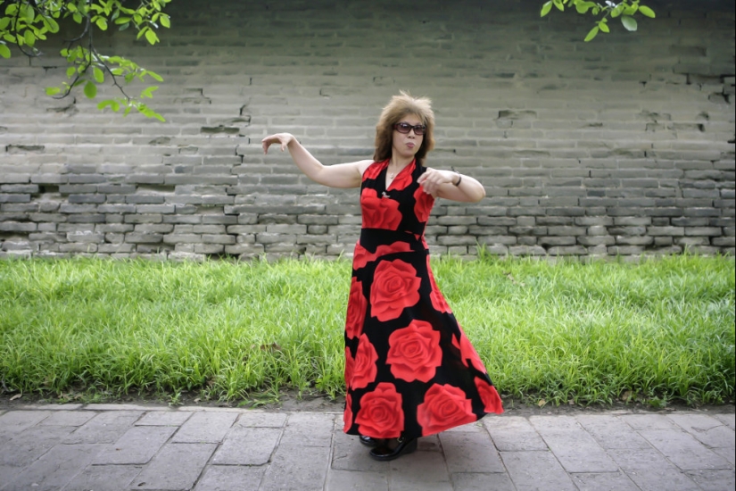 "Don't be lazy, get on the charge!" How fitness has become part of the culture in China "Don't be lazy, get on the charge!" How fitness has become part of the culture in China