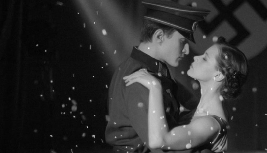 Dos contra todos: una conmovedora historia de amor de una nazi y una mujer judía Dos contra todos: una conmovedora historia de amor de una nazi y una mujer judía