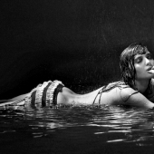 Dos de las cosas más bellas del mundo: chicas desnudas y agua Dos de las cosas más bellas del mundo: chicas desnudas y agua