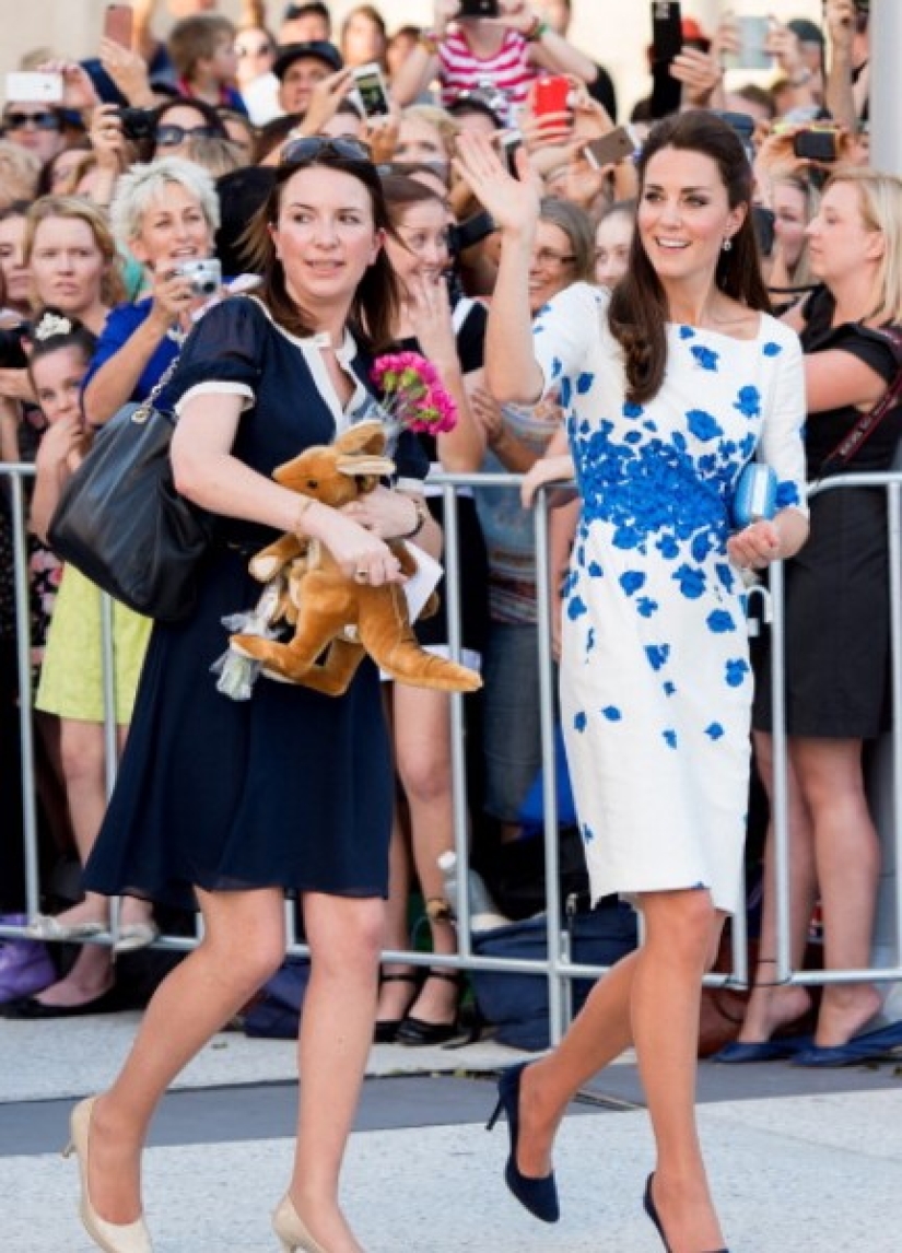 Dress holder and food carrier: what the assistants of the stars really do
