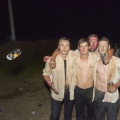 Drunken ball of bachelors: how the rural youth Australia is looking for second half Drunken ball of bachelors: how the rural youth Australia is looking for second half