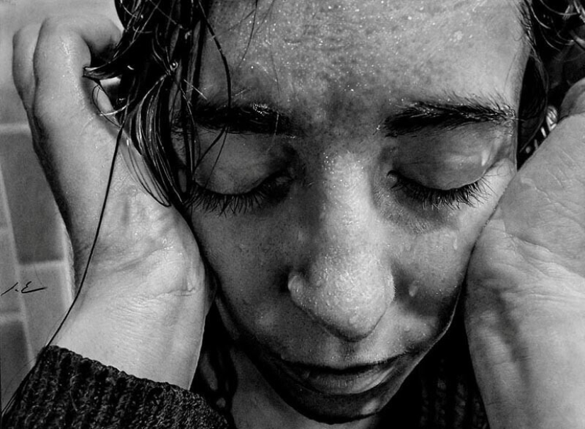 Dylan Eakin and his photorealistic charcoal drawings Dylan Eakin and his photorealistic charcoal drawings
