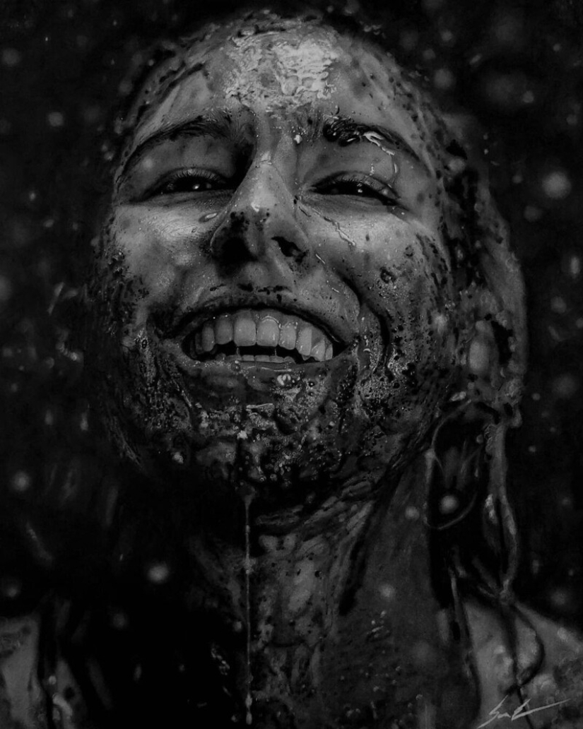 Dylan Eakin and his photorealistic charcoal drawings Dylan Eakin and his photorealistic charcoal drawings