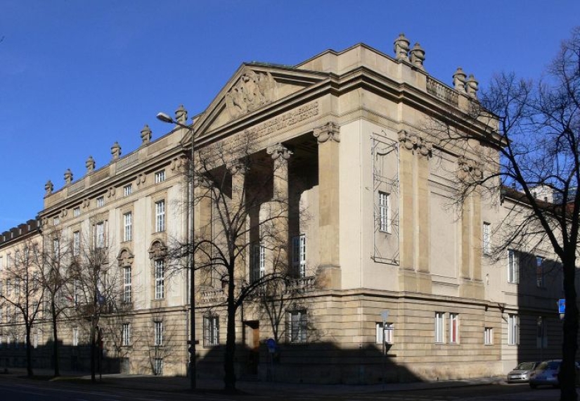 ¿Einstein fue un estudiante mediocre? Desmintiendo mitos sobre la etapa escolar del genio