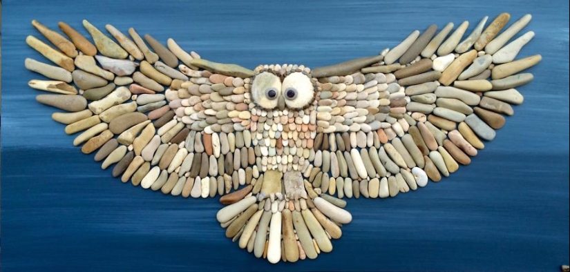 El artista hace pinturas increíblemente realistas a partir de piedras encontradas en la playa