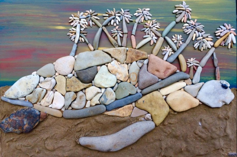 El artista hace pinturas increíblemente realistas a partir de piedras encontradas en la playa