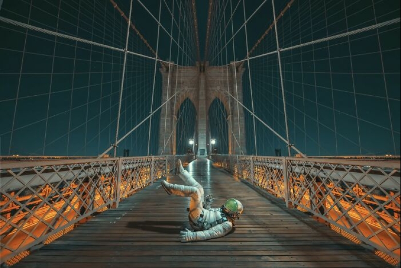 “El astronauta solitario”: autorretratos en entornos abandonados y en decadencia “El astronauta solitario”: autorretratos en entornos abandonados y en decadencia