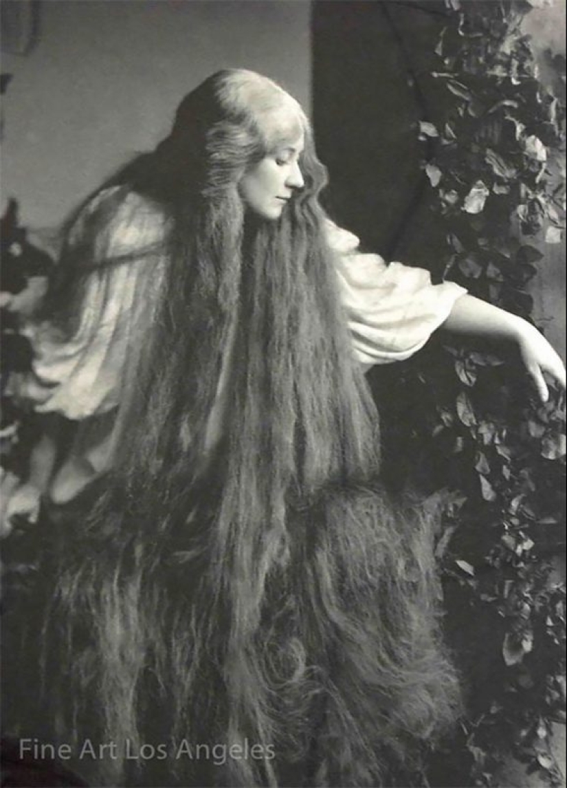 El cabello de toda la vida: bellezas de la época Victoriana, que nunca tuvo un corte de pelo El cabello de toda la vida: bellezas de la época Victoriana, que nunca tuvo un corte de pelo