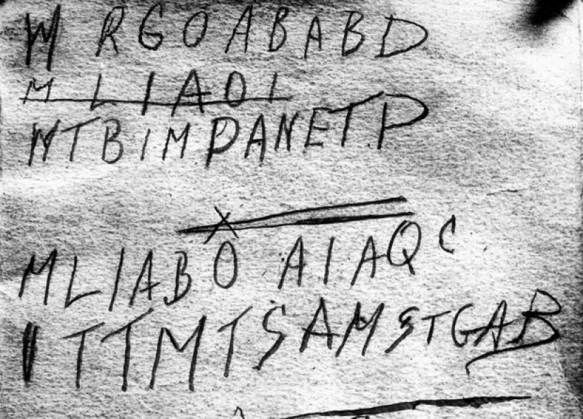 El caso Tamam Shud: el misterio del cuerpo no identificado de Somerton Beach, Australia
