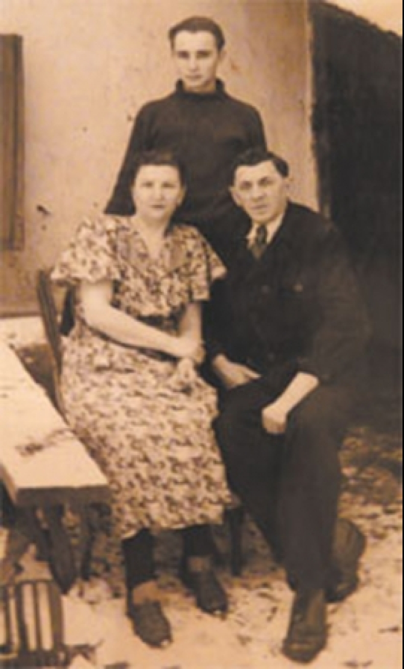 El colapso del "Hombre Negro": cómo el ajuste de cuentas superó al jefe de la Gestapo Orel Bukin El colapso del "Hombre Negro": cómo el ajuste de cuentas superó al jefe de la Gestapo Orel Bukin