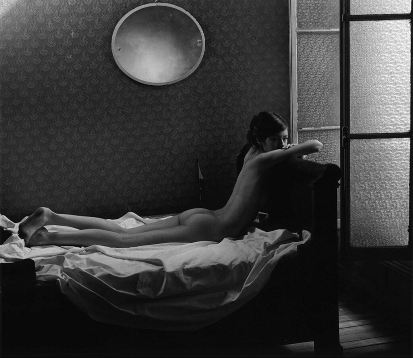 El cuerpo femenino y la geometría en la obra del fotógrafo Christian Coigny El cuerpo femenino y la geometría en la obra del fotógrafo Christian Coigny