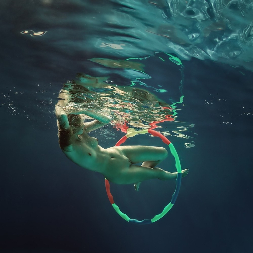 El elemento agua y la belleza del cuerpo femenino en las fotografías de Dmitry Laudin